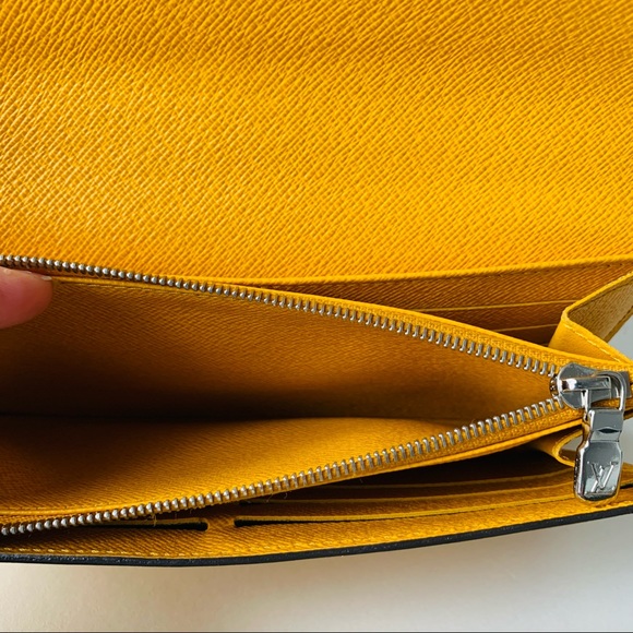 Louis Vuitton Epi Sarah Wallet - Picture 11 of 12
